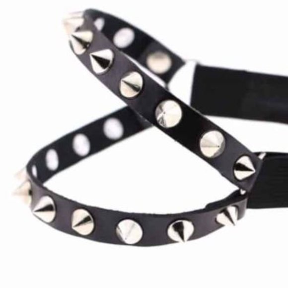 *New* Spiked Knee Adjustable Garter Leg Harness - Picture 2 of 5